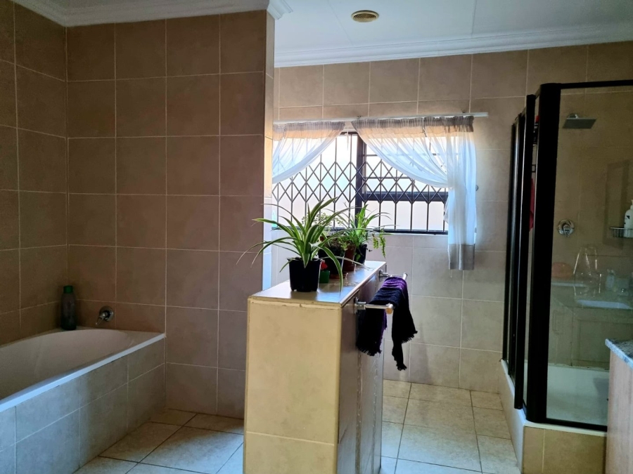 3 Bedroom Property for Sale in Hillcrest Northern Cape